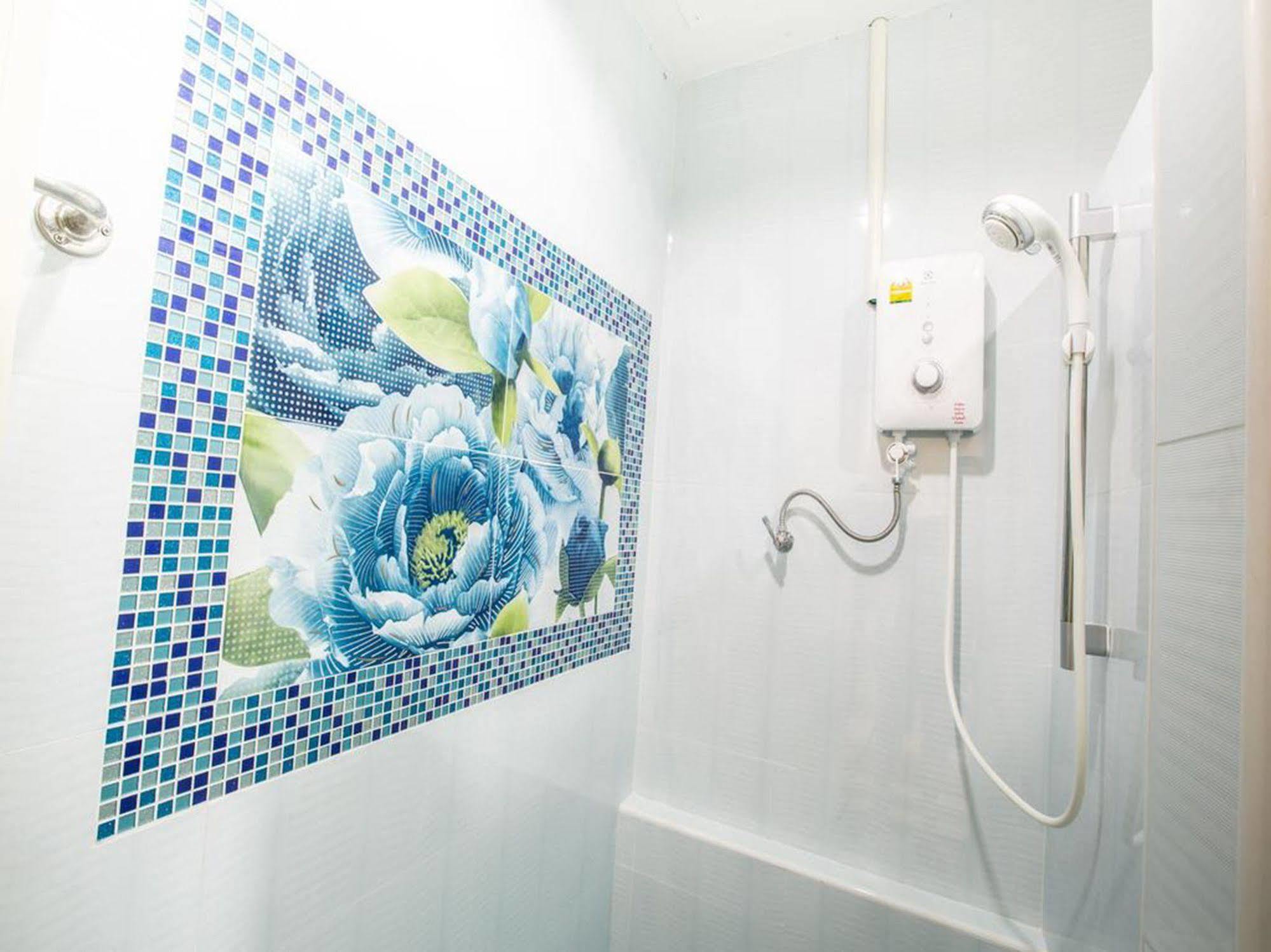 P.A. Thani Hotel Nakhon Sawan Εξωτερικό φωτογραφία