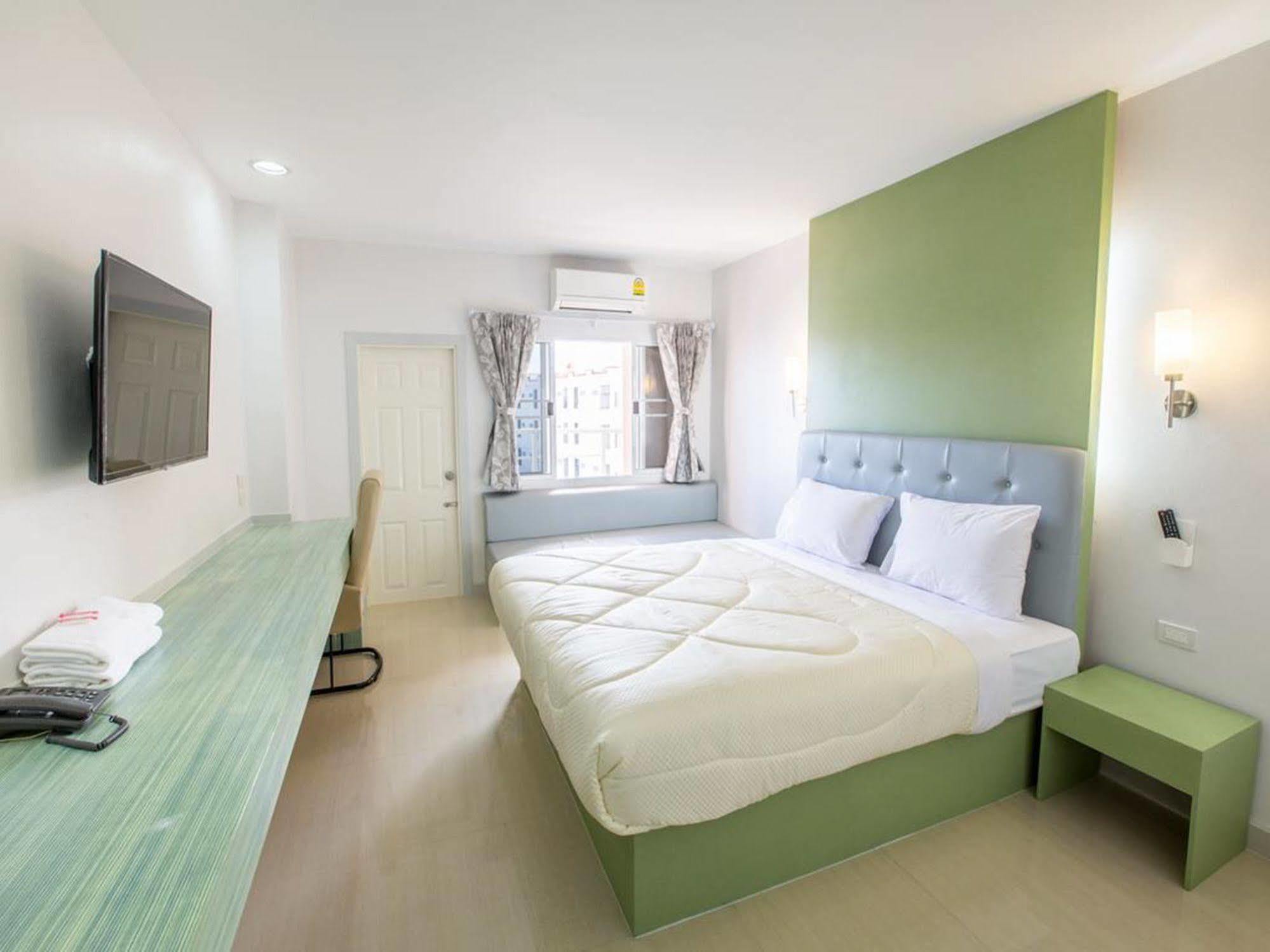 P.A. Thani Hotel Nakhon Sawan Εξωτερικό φωτογραφία