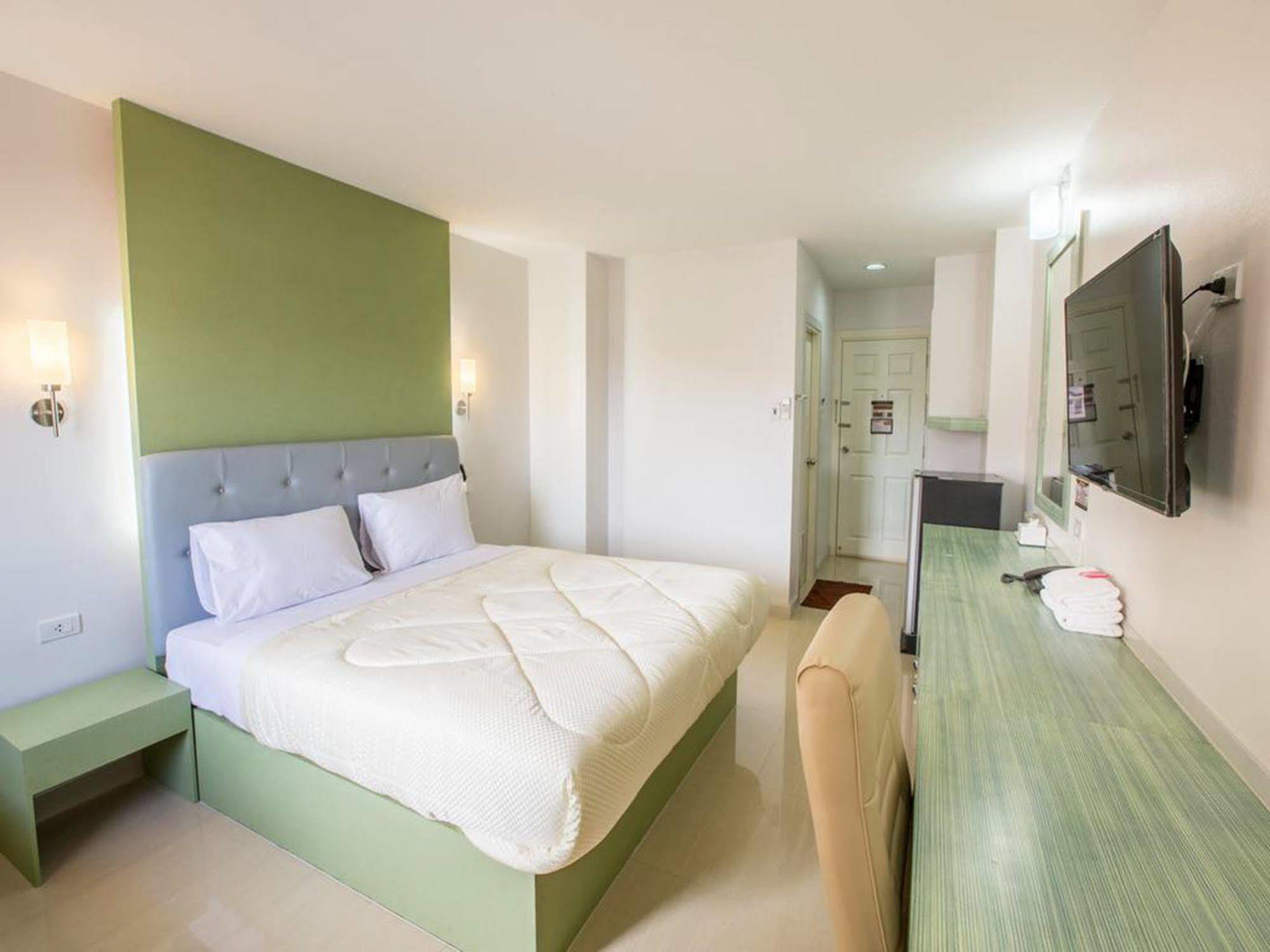 P.A. Thani Hotel Nakhon Sawan Εξωτερικό φωτογραφία