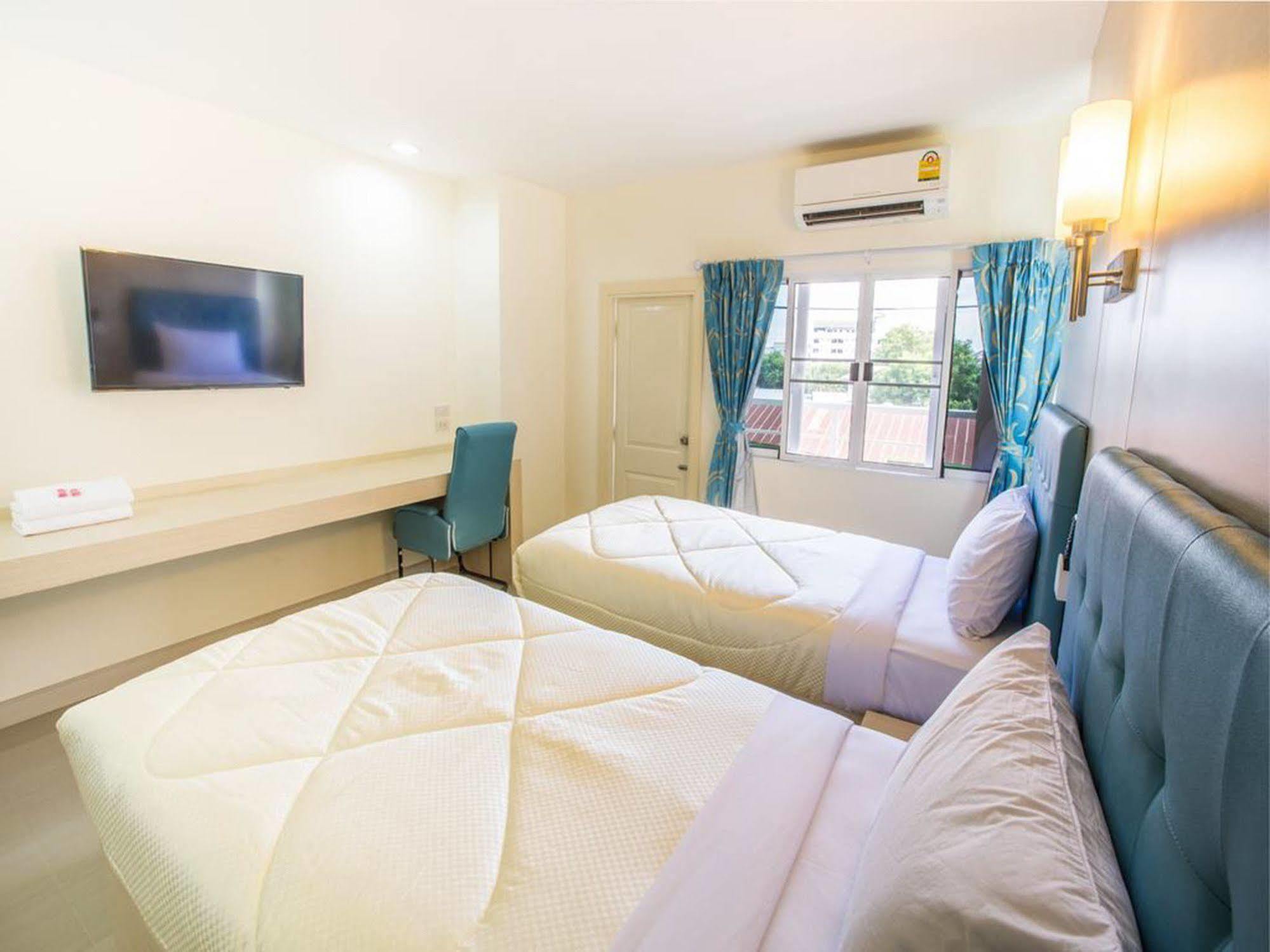 P.A. Thani Hotel Nakhon Sawan Εξωτερικό φωτογραφία